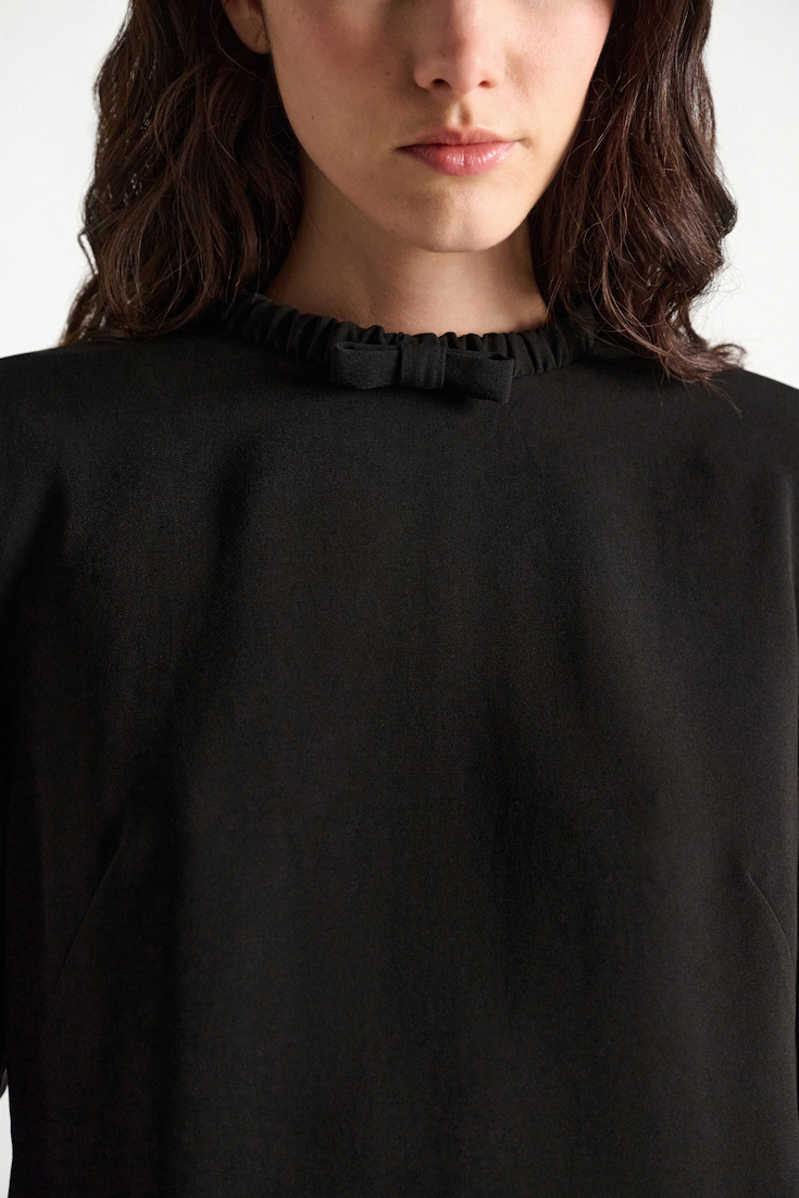 Dorothee Schumacher Kurzes Shiftkleid aus japanischem Crêpe black Model Detail View