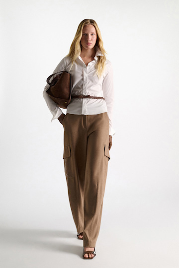 Dorothee Schumacher Slim-fit stretch poplin blouse with memory wire details pure white Model Detail View