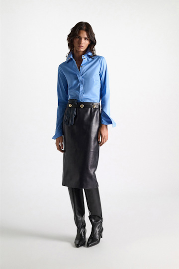 Dorothee Schumacher Slim-fit stretch poplin blouse with memory wire details sky blue Model Detail View