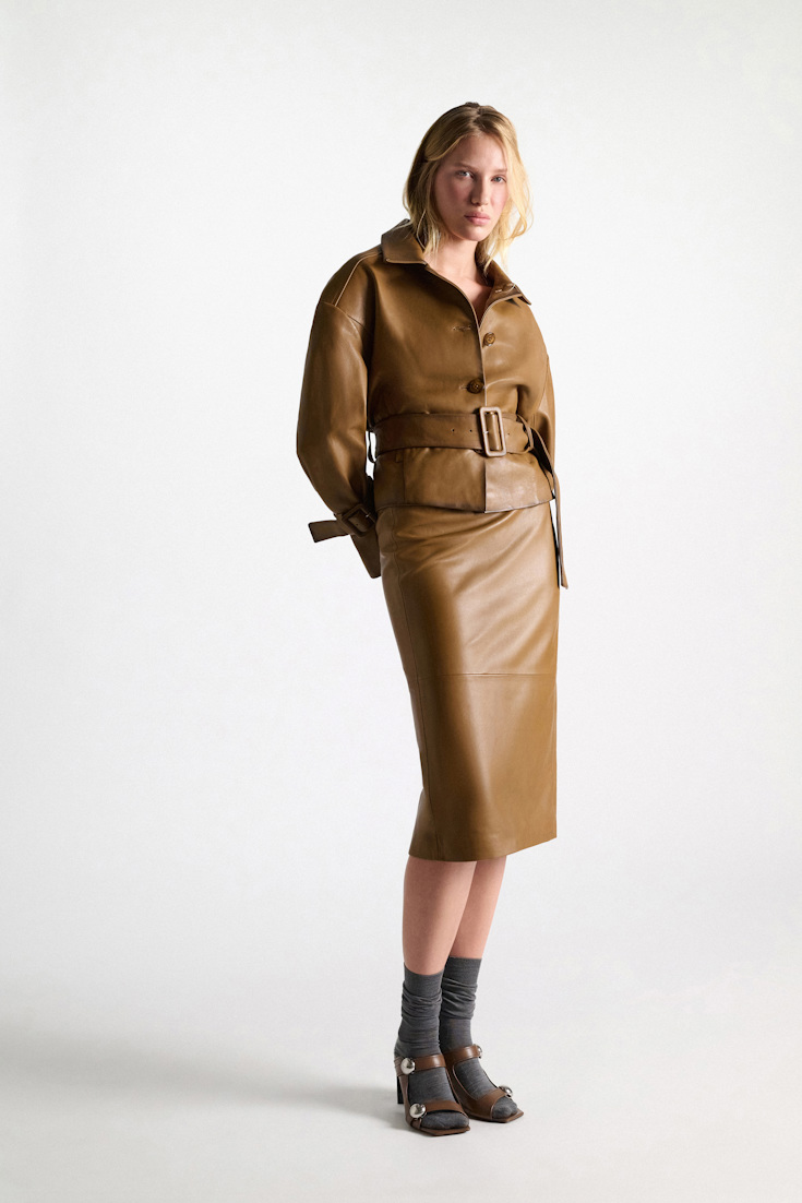 Dorothee Schumacher Leather pencil skirt saffron Model Detail View