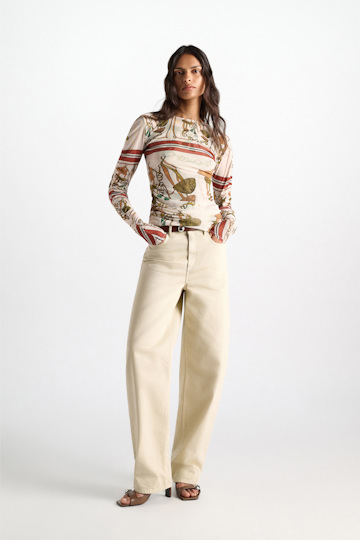Dorothee Schumacher Garment dyed barrel leg jeans champignon Model Detail View