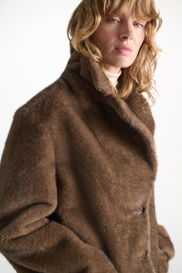 Dorothee Schumacher Faux fur jacket porcini Model Detail View
