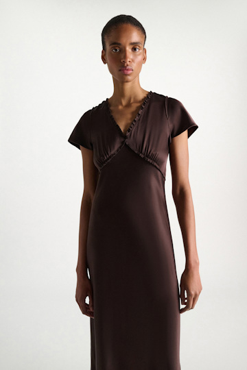 Dorothee Schumacher Technical satin midi-dress black mushroom Model Detail View