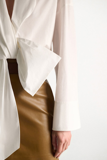 Dorothee Schumacher Oversized draped blouse in stretch cotton poplin pure white Model Detail View