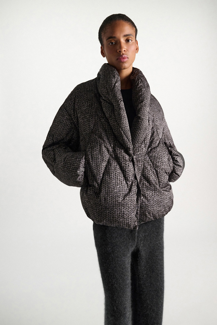 Dorothee Schumacher Printed-Daunenjacke knit print grey Model Detail View