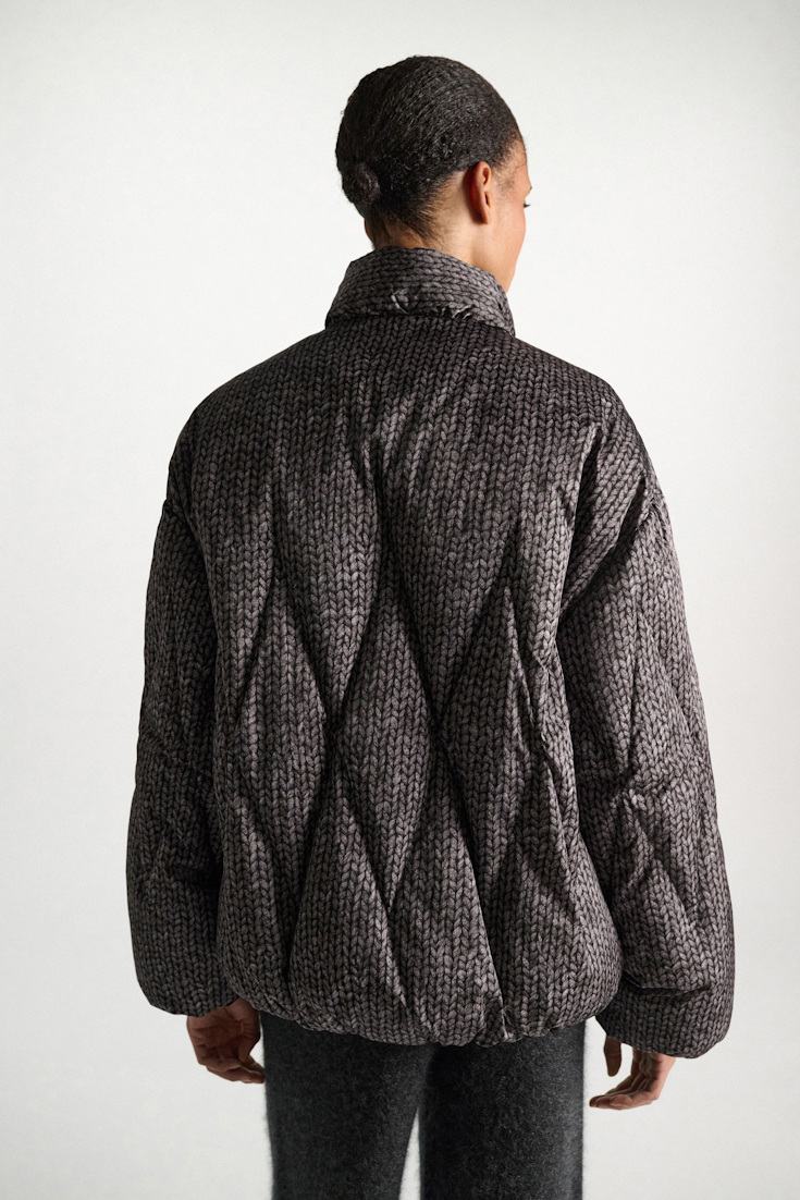 Dorothee Schumacher Printed-Daunenjacke knit print grey Model Detail View