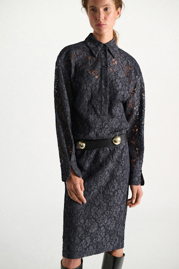 Dorothee Schumacher Guipure lace shirtdress smoked pearl Model Detail View