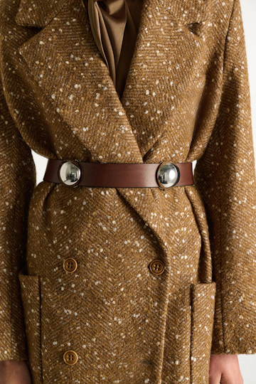 Dorothee Schumacher Leather belt with moveable studs cinnamon Model Detail View