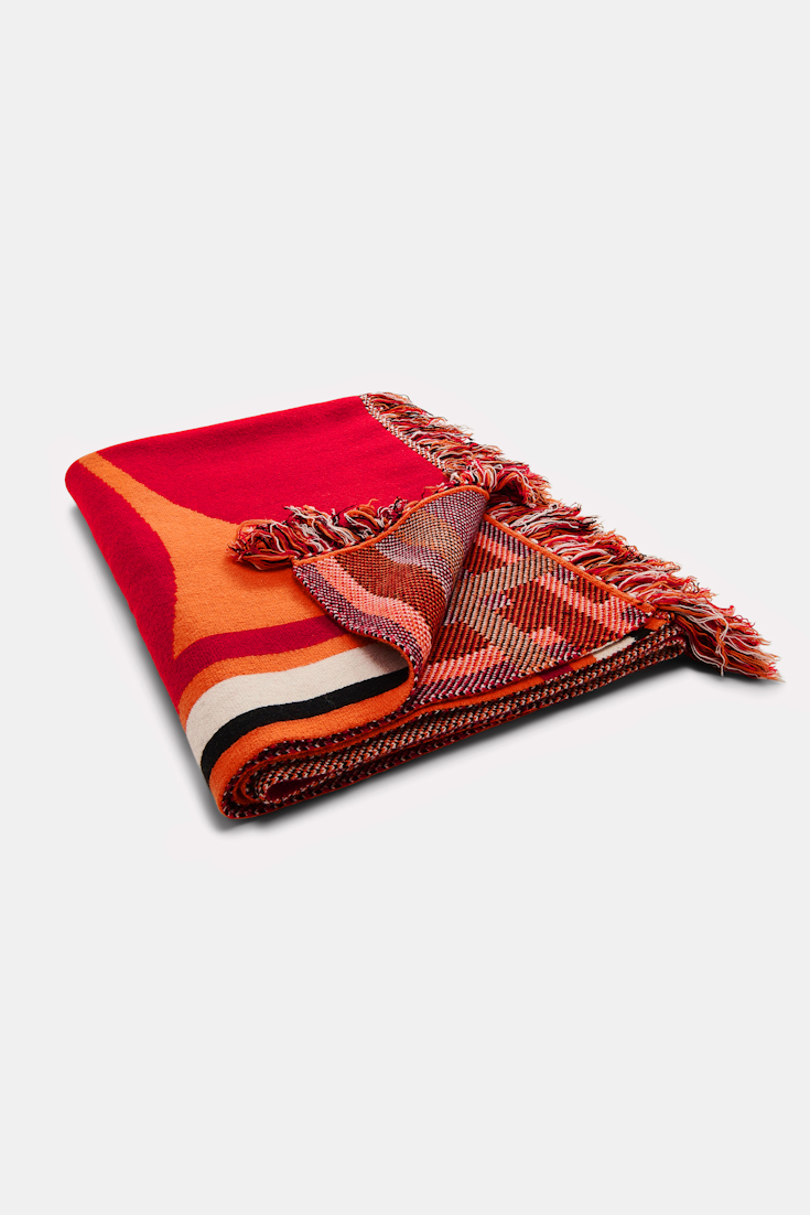 LUCKY CLOVER blanket Dorothee Schumacher Wolldecke mit Kleeblatt und GOOD LUCK Motiv orange verde militar mix