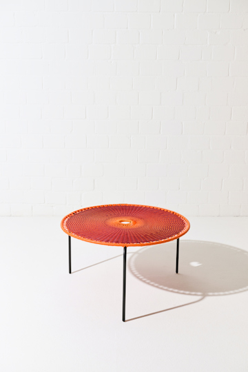 Dorothee Schumacher Großer handgeflochtener Coffee Table rojo vino naranja mix
