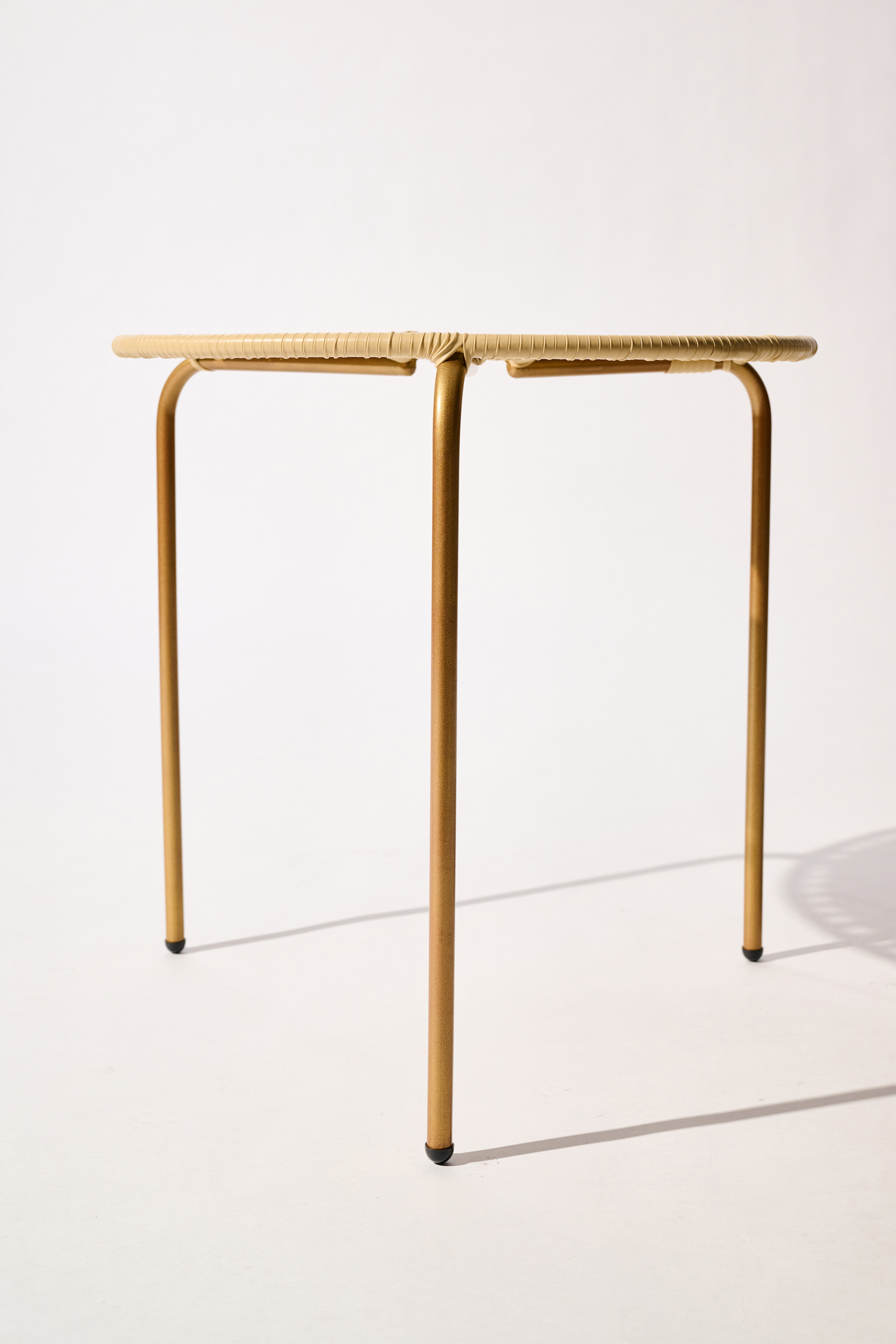 Dorothee Schumacher KLEINER HANDGEFLOCHTENER COFFEE TABLE copper beige mix