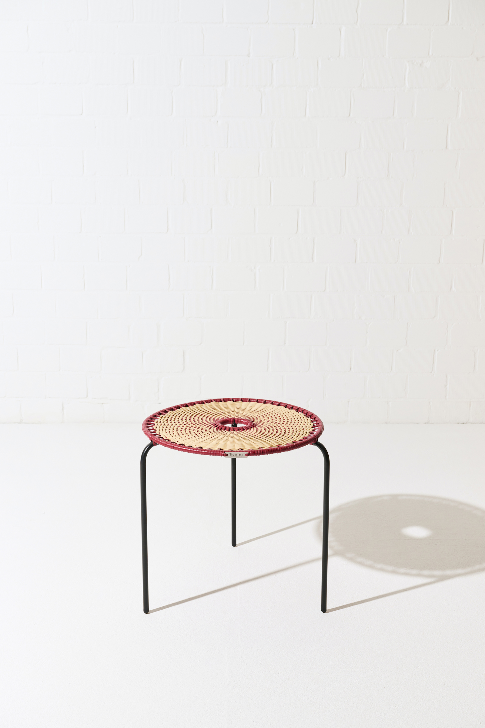 Dorothee Schumacher Kleiner handgeflochtener Coffee Table rojo vino beige mix