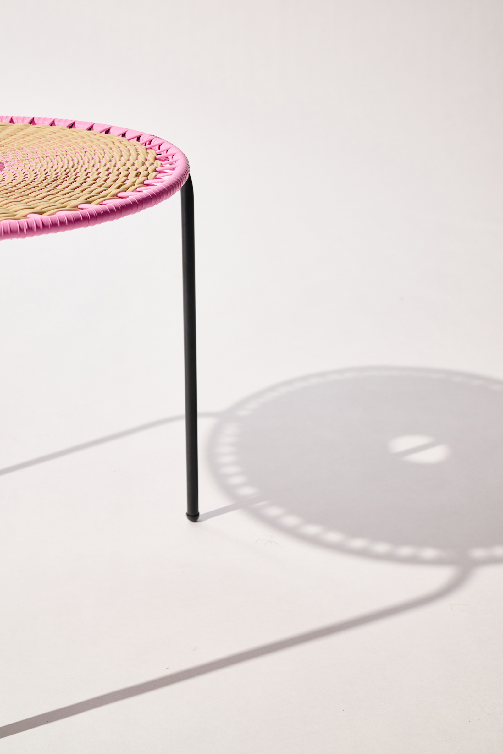 Dorothee Schumacher Kleiner handgeflochtener Coffee Table rosada beige mix