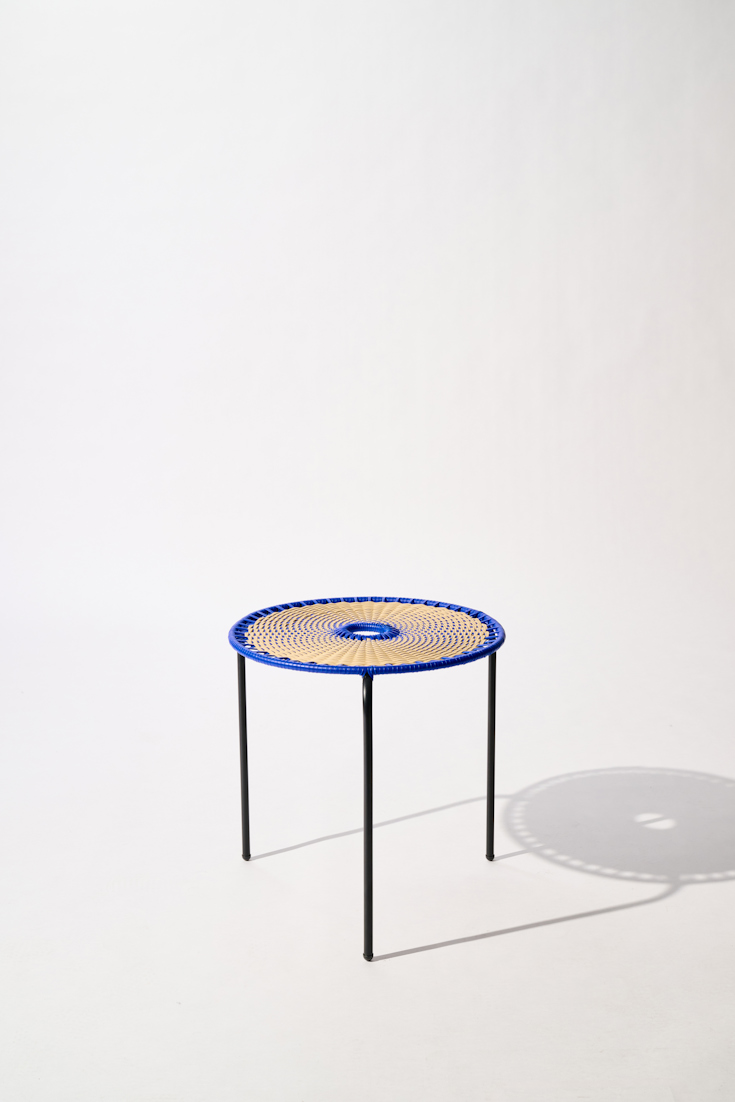 Dorothee Schumacher Kleiner handgeflochtener Coffee Table blue beige mix