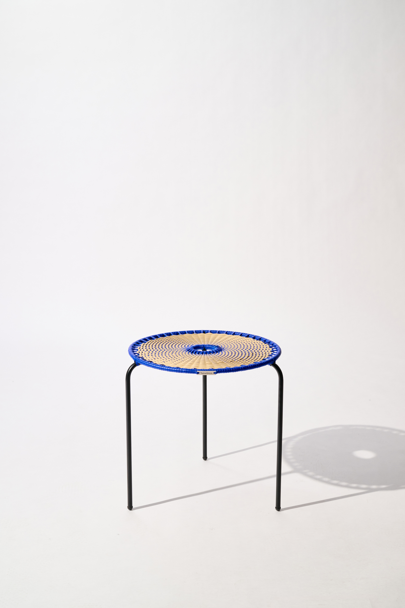 Dorothee Schumacher Kleiner handgeflochtener Coffee Table blue beige mix