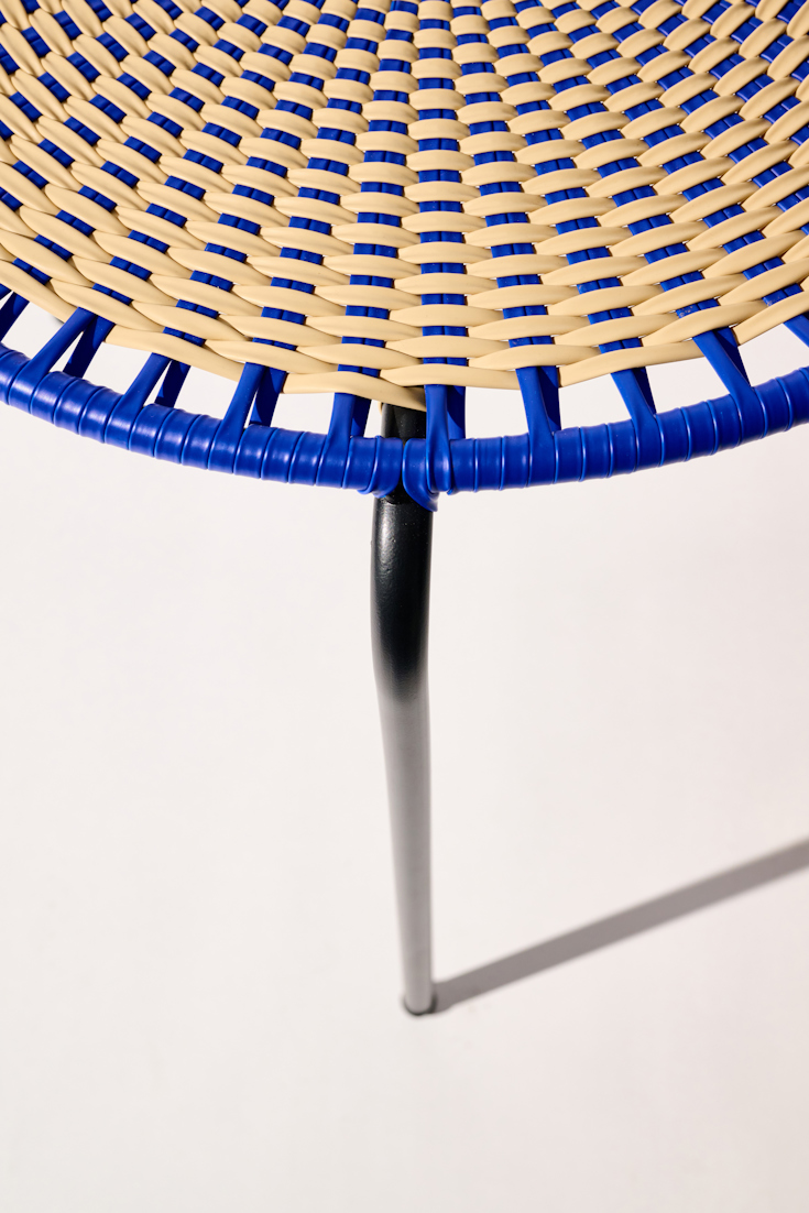 Dorothee Schumacher Kleiner handgeflochtener Coffee Table blue beige mix