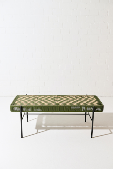 AICHUCHI Bench Dorothee Schumacher Handgeflochtene Bank verde militar beige mix