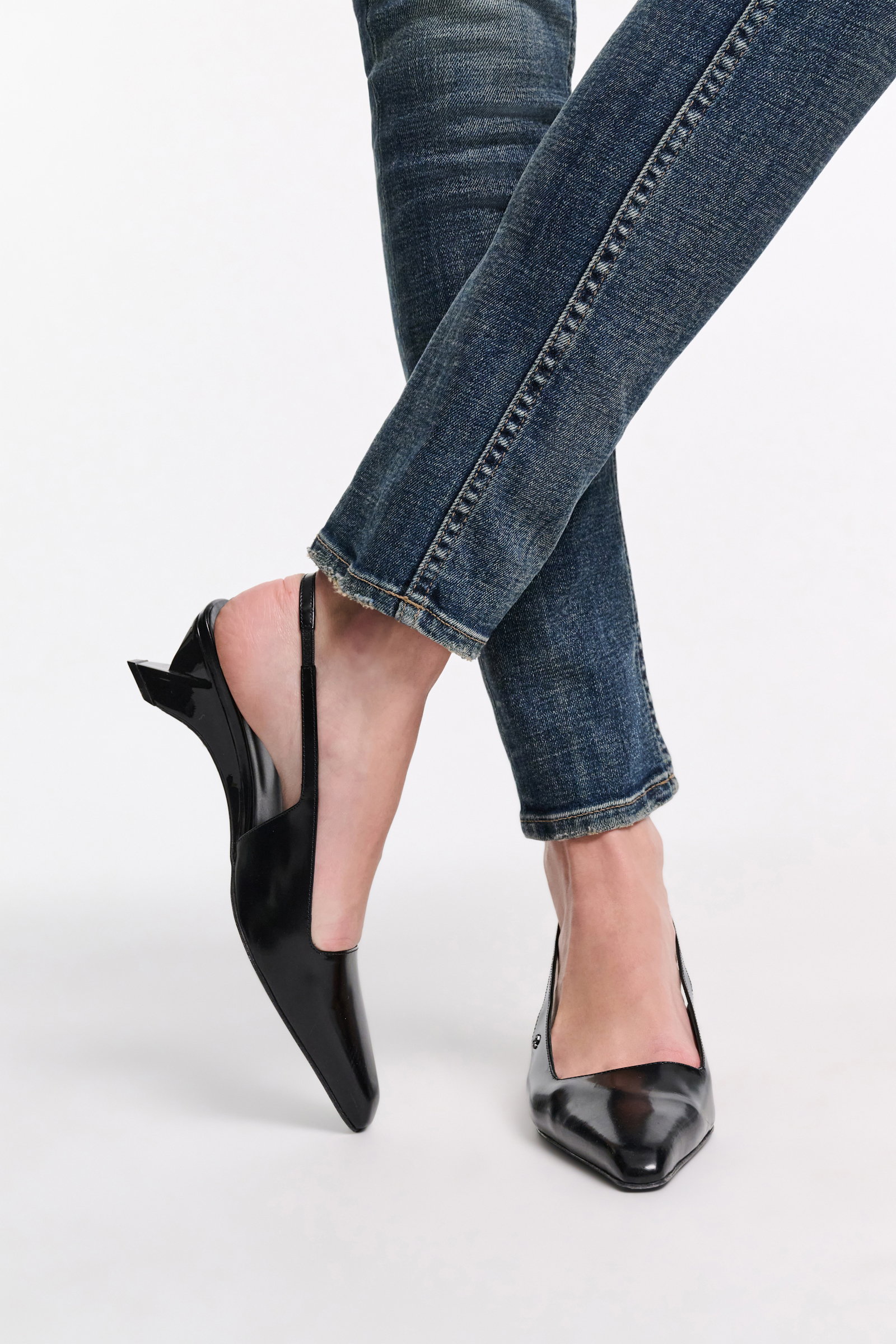 Dorothee Schumacher Slingback graphic contour wedges pure black