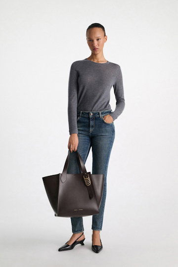 Dorothee Schumacher Tote Bag in soft calf leather with D-ring hardware Dark Chocolate