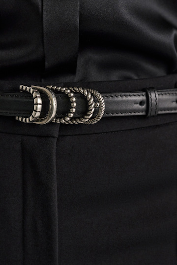 Dorothee Schumacher Schmaler Gürtel aus weichem Kalbsleder mit D-Rings black with silver