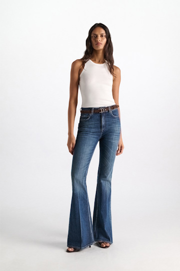 Dorothee Schumacher Suede belt with D-ring hardware sequoia Model Front View