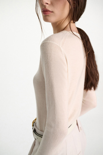 Dorothee Schumacher Round neck sweater in pure cashmere camellia white