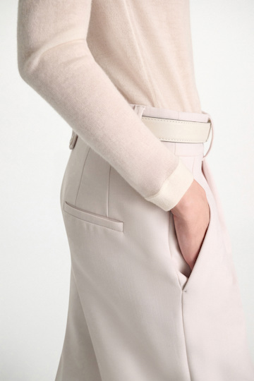 Dorothee Schumacher Round neck sweater in pure cashmere camellia white