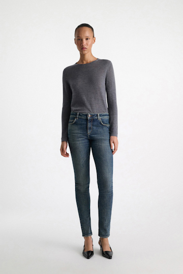 Dorothee Schumacher Round neck sweater in pure cashmere basalt grey