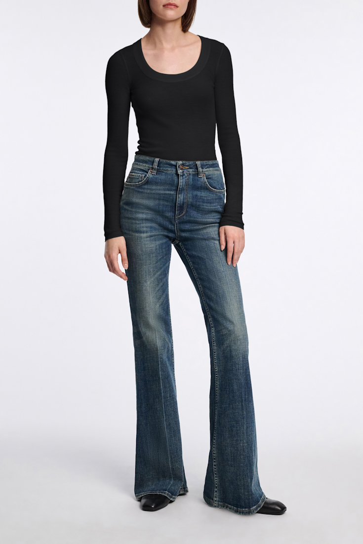 Dorothee Schumacher Pullover with deep scoop neckline pure black