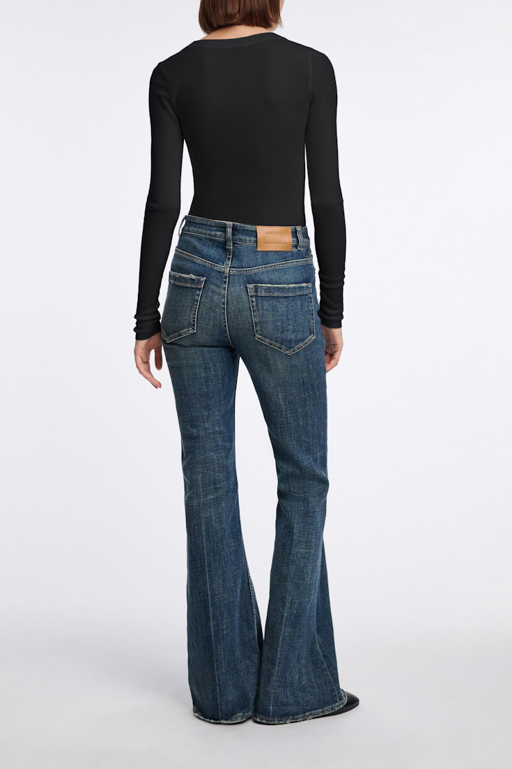 Dorothee Schumacher Pullover with deep scoop neckline pure black