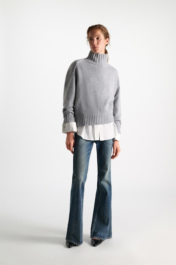 Dorothee Schumacher Turtleneck pullover in Merino-cashmere mix medium grey Model Front View