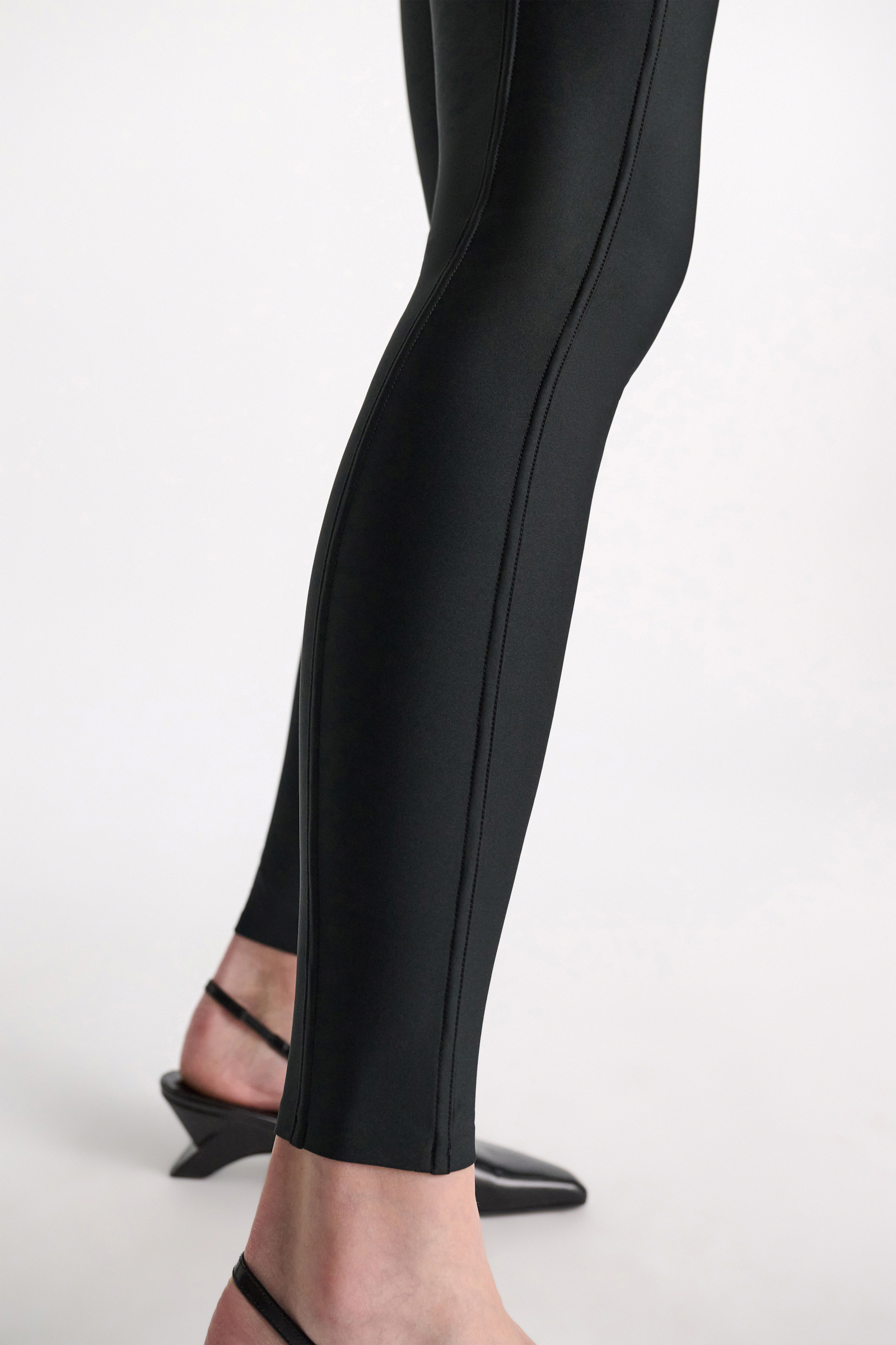 Dorothee Schumacher Leggings with side panels pure black