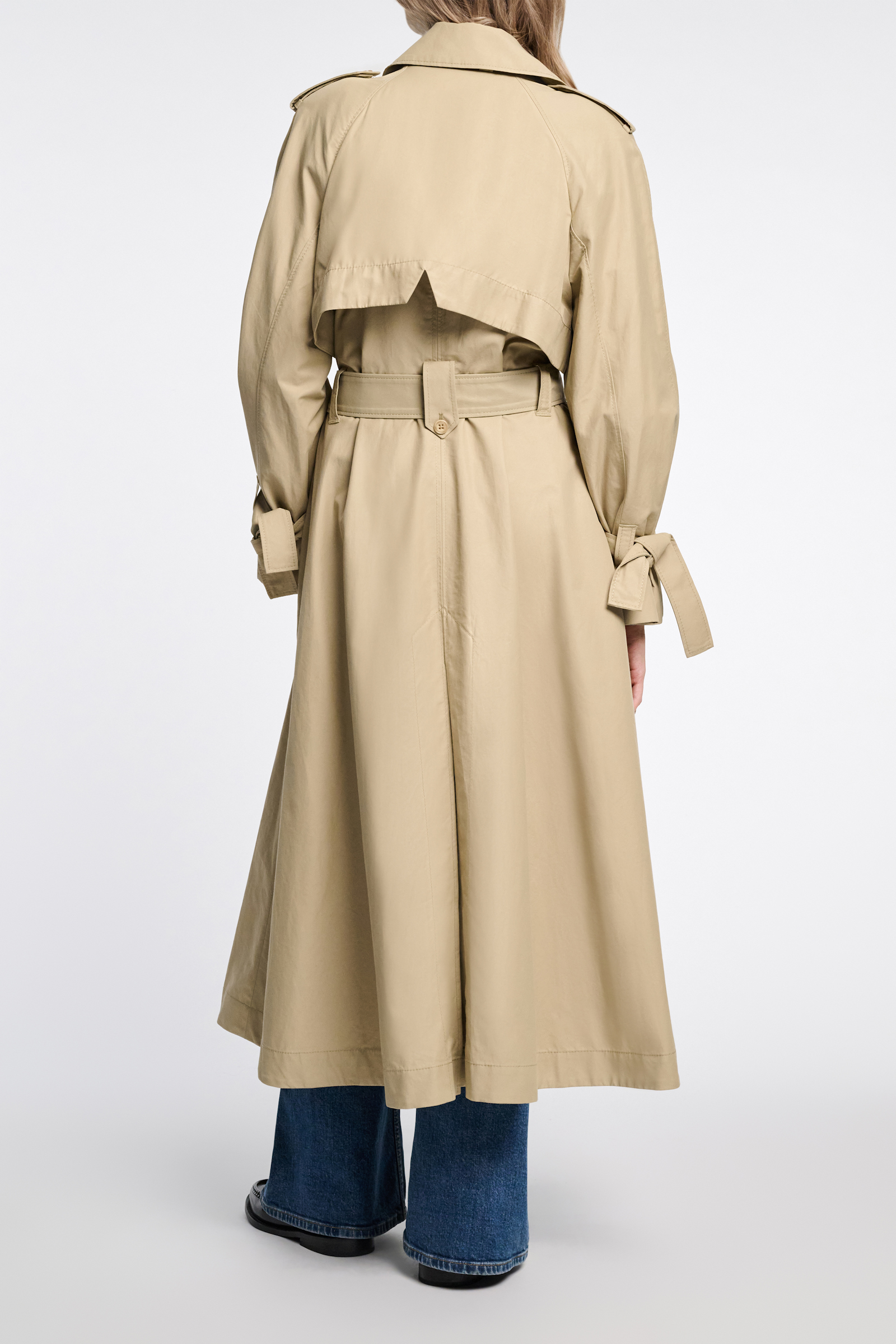 Dorothee Schumacher Trenchcoat aus Technostoff khaki beige