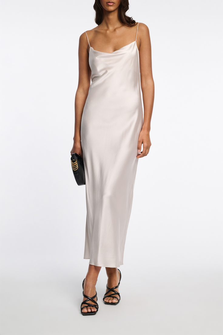 Dorothee Schumacher Kleid aus Satin mit Wasserfallausschnitt natural white