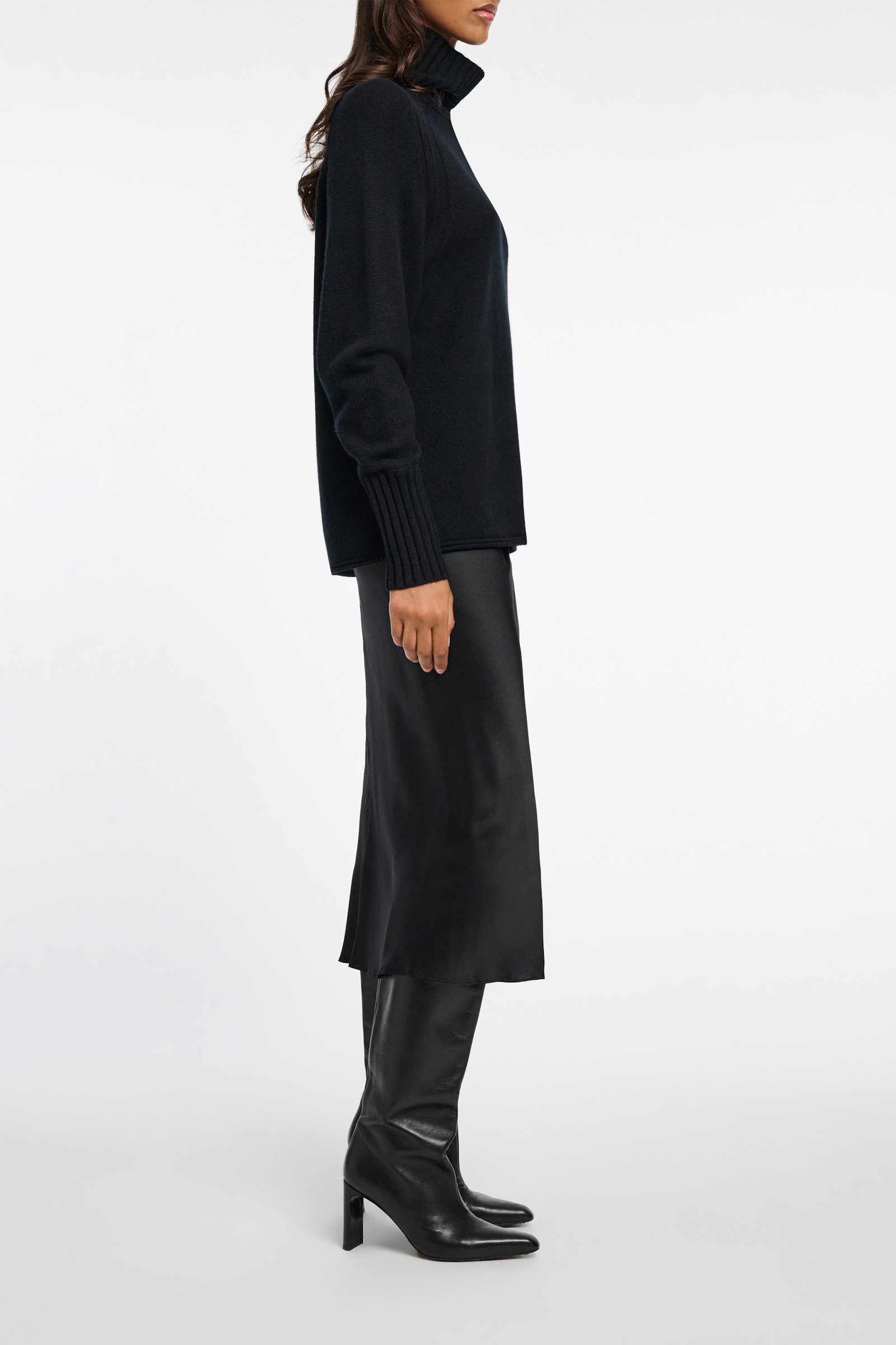 Dorothee Schumacher Rock aus Satin mit Bias-Cut pure black